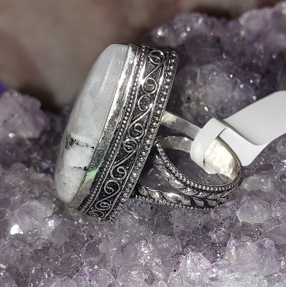 High Bezel Setting Teardrop Moonstone Ring Size 8.75 - Picture 5 of 6